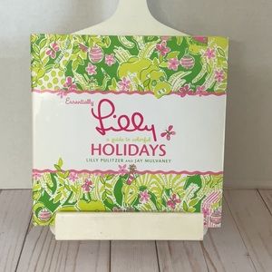 Used,2004 First Edition.Essentially Lilly Holidays Cookbook. Lilly Pulitzer